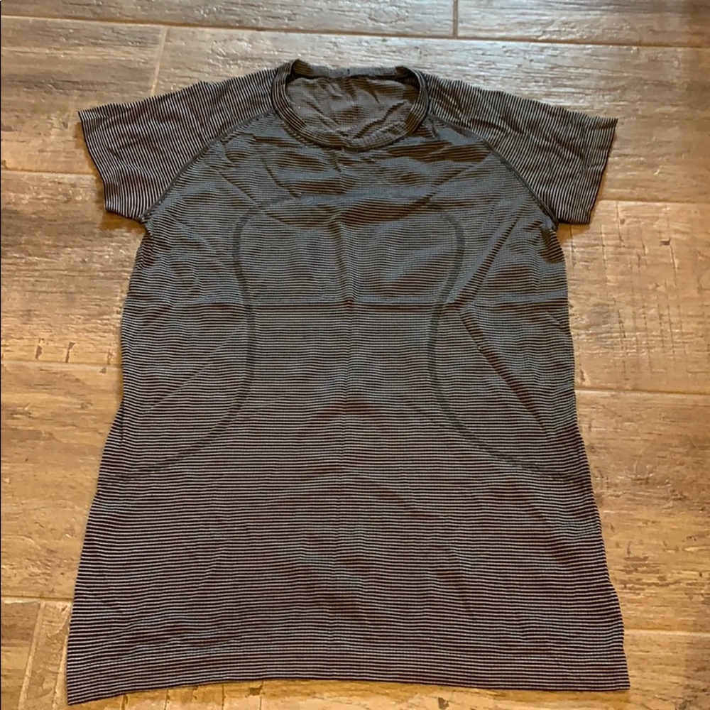 Lulu lemon t shirt swiftly tech